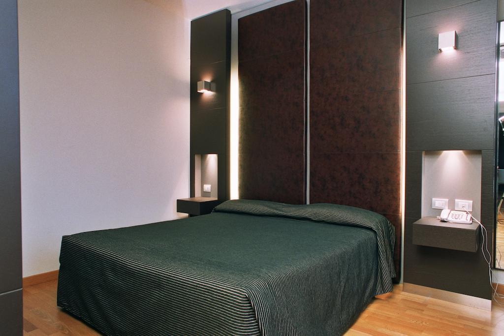 Wall Art Hotel & Residence Prato  Værelse billede